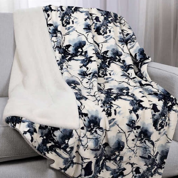 Life Comfort Ultimate Reversible Faux Fur Throw - Picture 3 of 4
